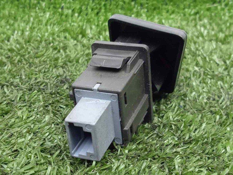 Recambio de warning para toyota yaris (ksp9/scp9/nlp9) 1.4 turbodiesel cat referencia OEM IAM 843320D020 4.PINES 