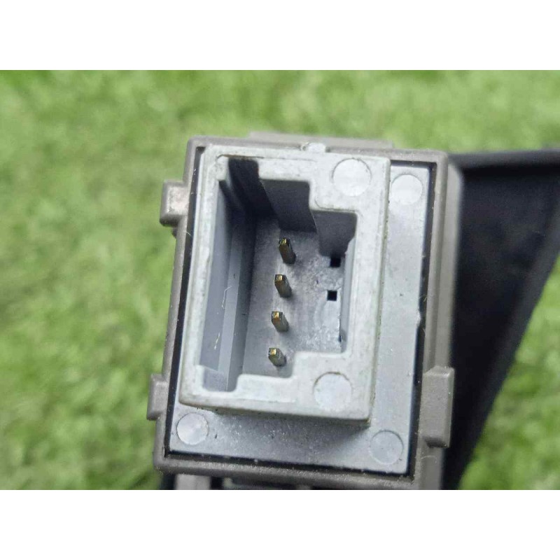 Recambio de warning para toyota yaris (ksp9/scp9/nlp9) 1.4 turbodiesel cat referencia OEM IAM 843320D020 4.PINES 