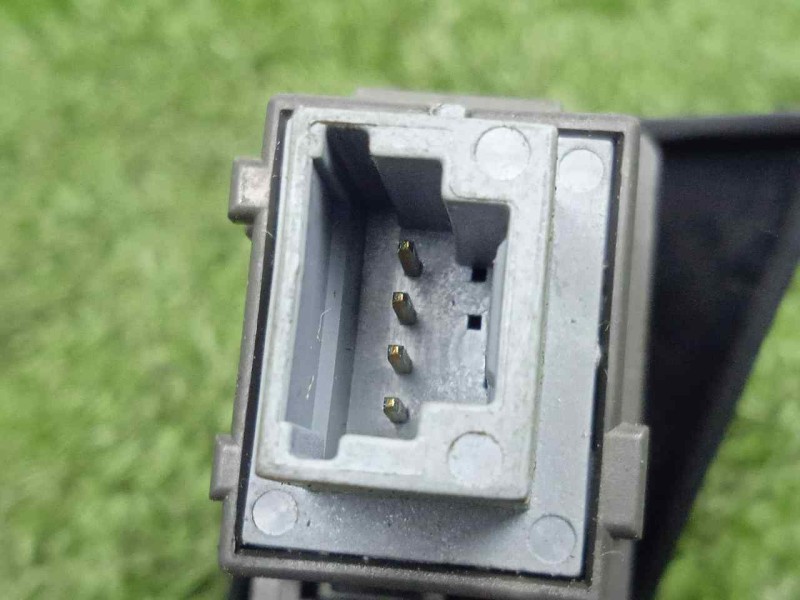 Recambio de warning para toyota yaris (ksp9/scp9/nlp9) 1.4 turbodiesel cat referencia OEM IAM 843320D020 4.PINES 