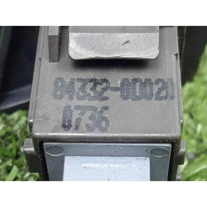 Recambio de warning para toyota yaris (ksp9/scp9/nlp9) 1.4 turbodiesel cat referencia OEM IAM 843320D020 4.PINES 