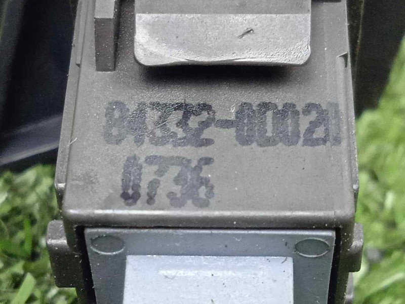 Recambio de warning para toyota yaris (ksp9/scp9/nlp9) 1.4 turbodiesel cat referencia OEM IAM 843320D020 4.PINES 