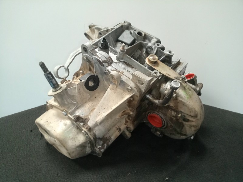 Recambio de caja cambios para peugeot 205 berlina 1.8 diesel referencia OEM IAM 20CL09 5.VELOCIDADES MANUAL