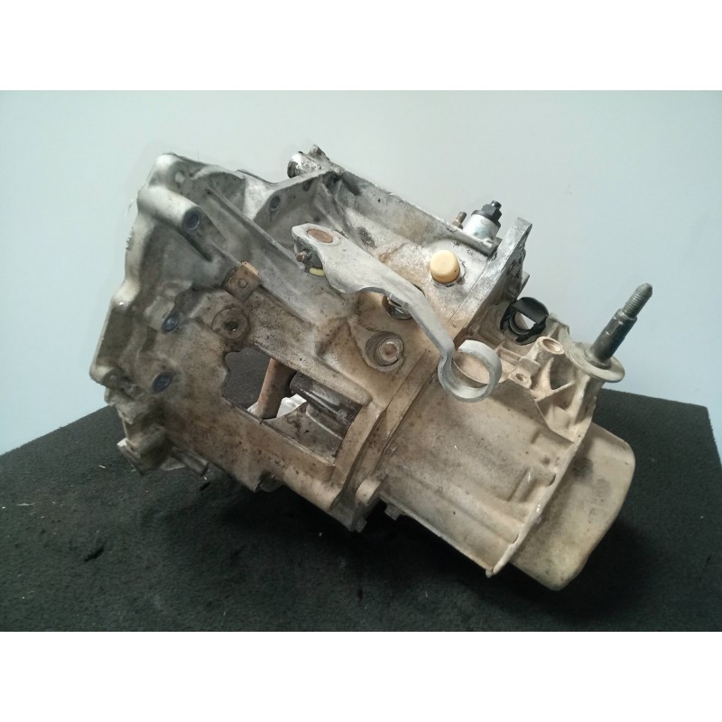 Recambio de caja cambios para peugeot 205 berlina 1.8 diesel referencia OEM IAM 20CL09 5.VELOCIDADES MANUAL