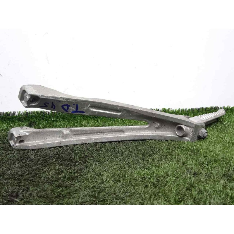 Recambio de estribo para yamaha yzf-r 1 yzf-r1 referencia OEM IAM 5VY2742L0100-5JJ274411000 TRASERO.DERECEHO 