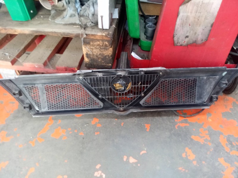 Recambio de rejilla delantera para alfa romeo 33 berlina 1.5 referencia OEM IAM   
