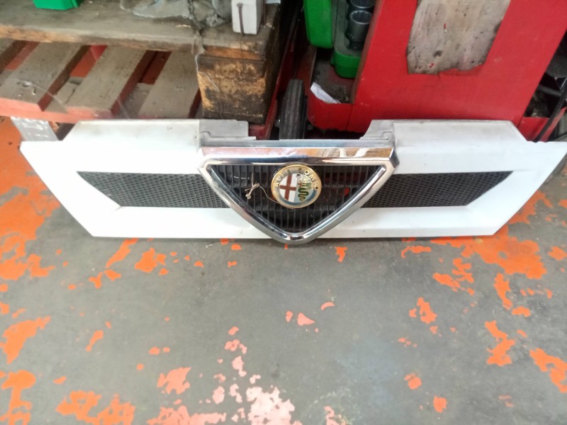 Recambio de rejilla delantera para alfa romeo 33 berlina 1.5 referencia OEM IAM   