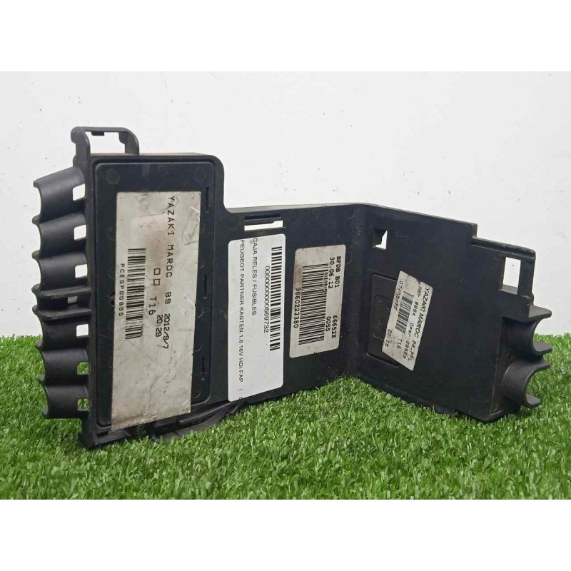 Recambio de caja reles / fusibles para peugeot partner kasten 1.6 16v hdi fap referencia OEM IAM 9660222380  