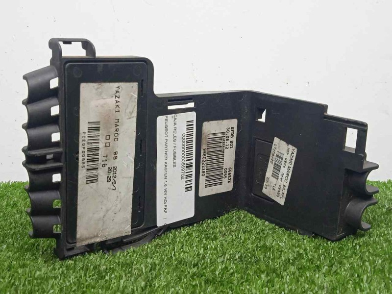 Recambio de caja reles / fusibles para peugeot partner kasten 1.6 16v hdi fap referencia OEM IAM 9660222380  