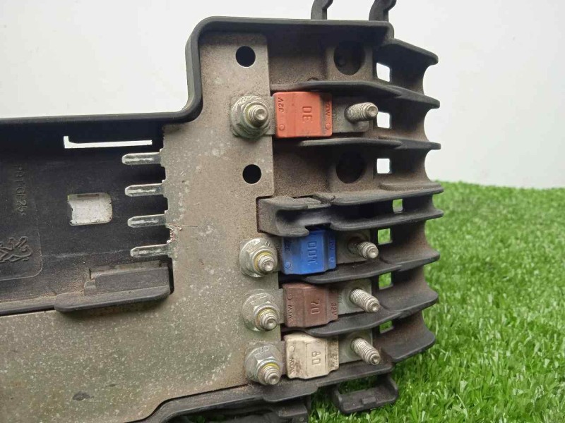 Recambio de caja reles / fusibles para peugeot partner kasten 1.6 16v hdi fap referencia OEM IAM 9660222380  