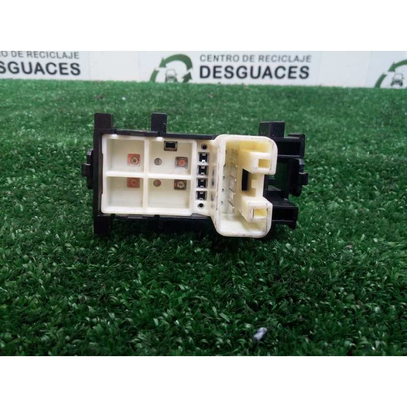 Recambio de mando elevalunas trasero izquierdo para toyota auris 1.3 16v cat referencia OEM IAM 8292V95  