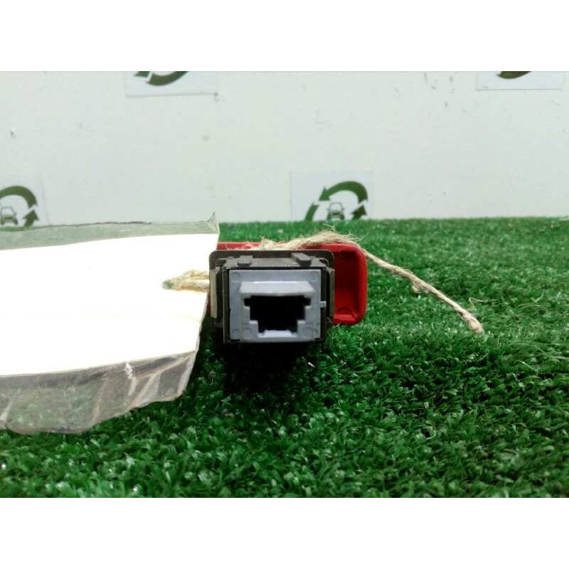 Recambio de warning para toyota auris 1.3 16v cat referencia OEM IAM 8433202131-1779  