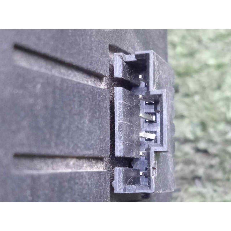 Recambio de mando elevalunas delantero derecho para iveco daily ka 3.0 diesel cat referencia OEM IAM 5801484225  