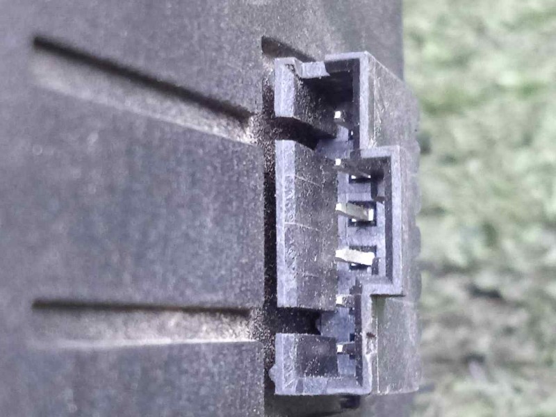 Recambio de mando elevalunas delantero derecho para iveco daily ka 3.0 diesel cat referencia OEM IAM 5801484225  