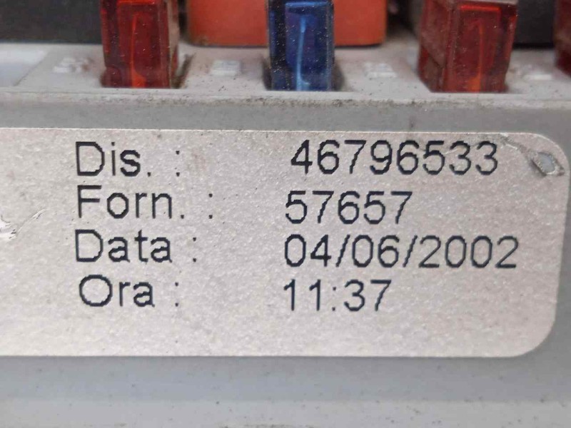 Recambio de caja reles / fusibles para fiat stilo (192) 1.6 16v cat referencia OEM IAM 46796533  