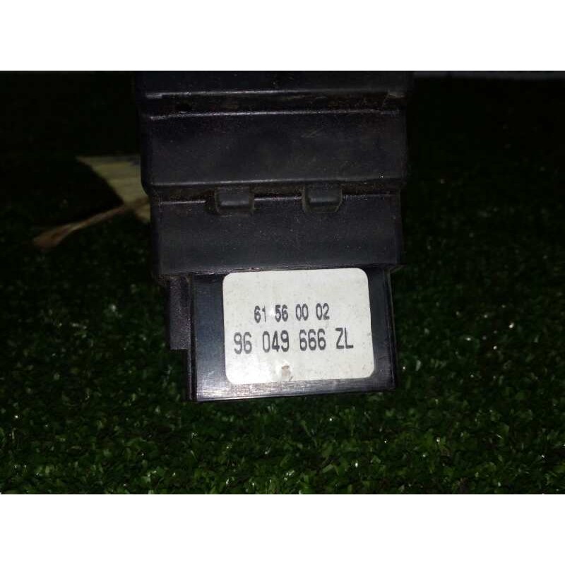 Recambio de mando luces para peugeot 106 (s1) referencia OEM IAM 96049666ZL  