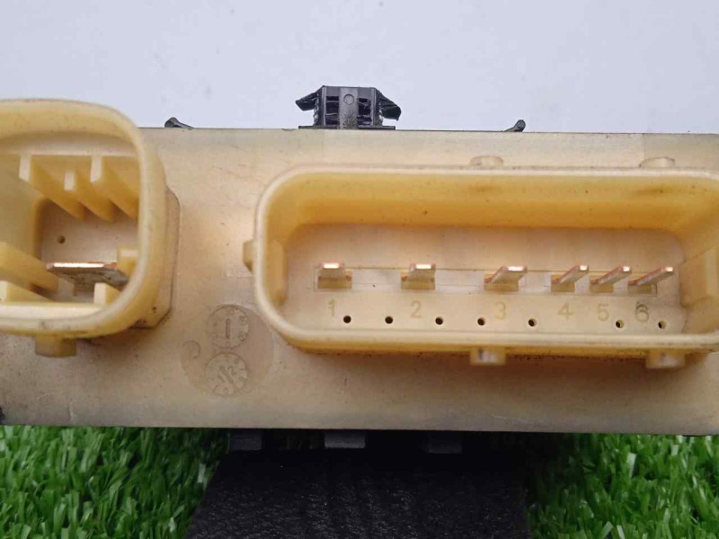 Recambio de caja precalentamiento para peugeot partner kasten 1.6 16v hdi fap referencia OEM IAM 9652021180  