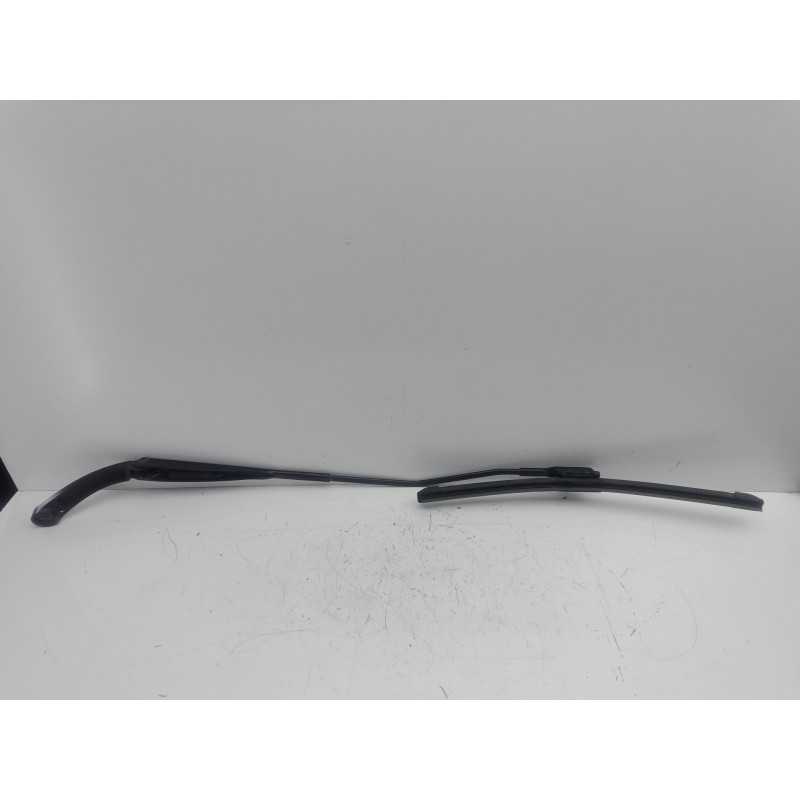 Recambio de brazo limpia delantero derecho para dacia dokker express 1.5 dci diesel fap cat referencia OEM IAM   