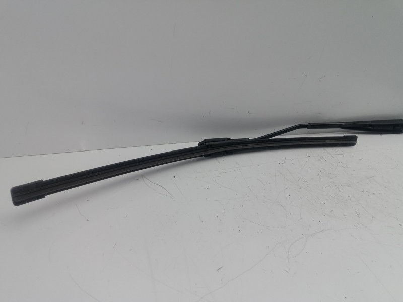 Recambio de brazo limpia delantero izquierdo para dacia dokker express 1.5 dci diesel fap cat referencia OEM IAM   