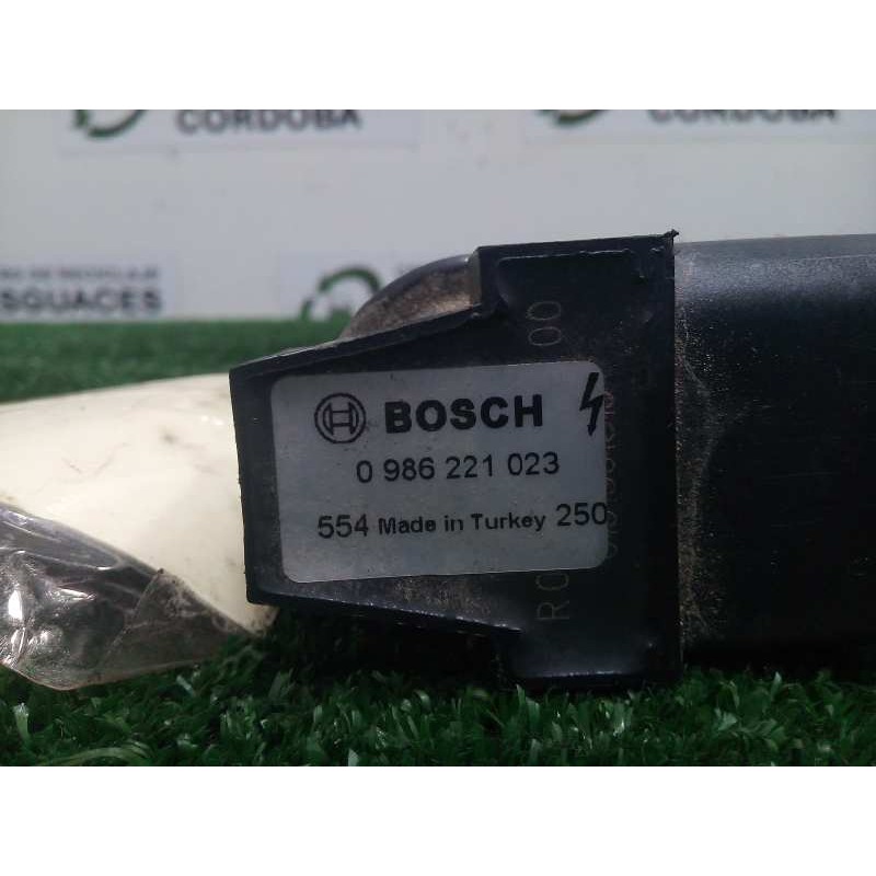 Recambio de bobina encendido para volkswagen polo (9n1) 1.4 16v referencia OEM IAM 0986221023 BOSCH 