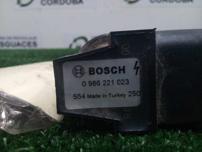 Recambio de bobina encendido para volkswagen polo (9n1) 1.4 16v referencia OEM IAM 0986221023 BOSCH 