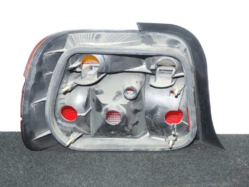Recambio de piloto trasero derecho para bmw serie 3 compacto (e36) referencia OEM IAM  COMPACT AMBAR