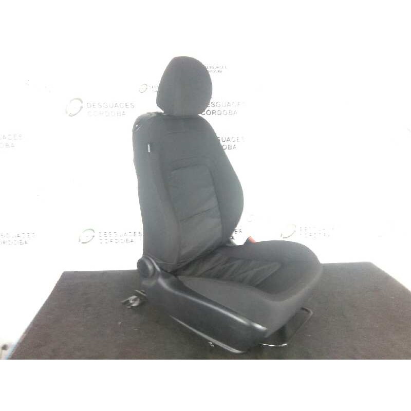 Recambio de asiento delantero derecho para kia cee´d 1.4 cat referencia OEM IAM  3.PUERTAS ABATIBLE