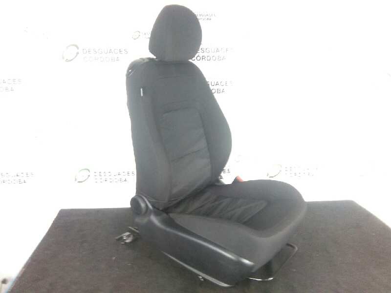 Recambio de asiento delantero derecho para kia cee´d 1.4 cat referencia OEM IAM  3.PUERTAS ABATIBLE