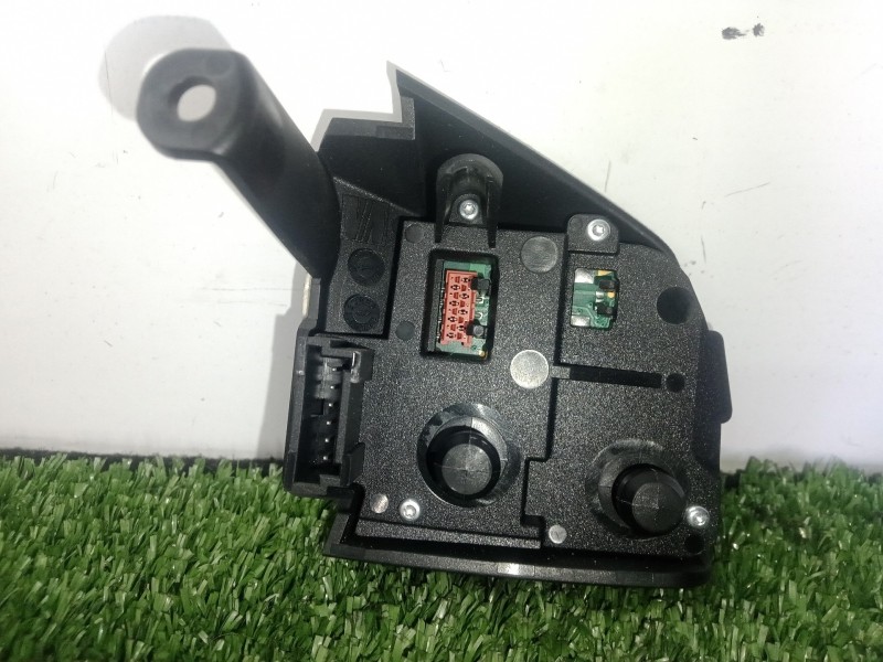 Recambio de mando volante para seat leon (1p1) 1.6 tdi referencia OEM IAM 1P0959537H  