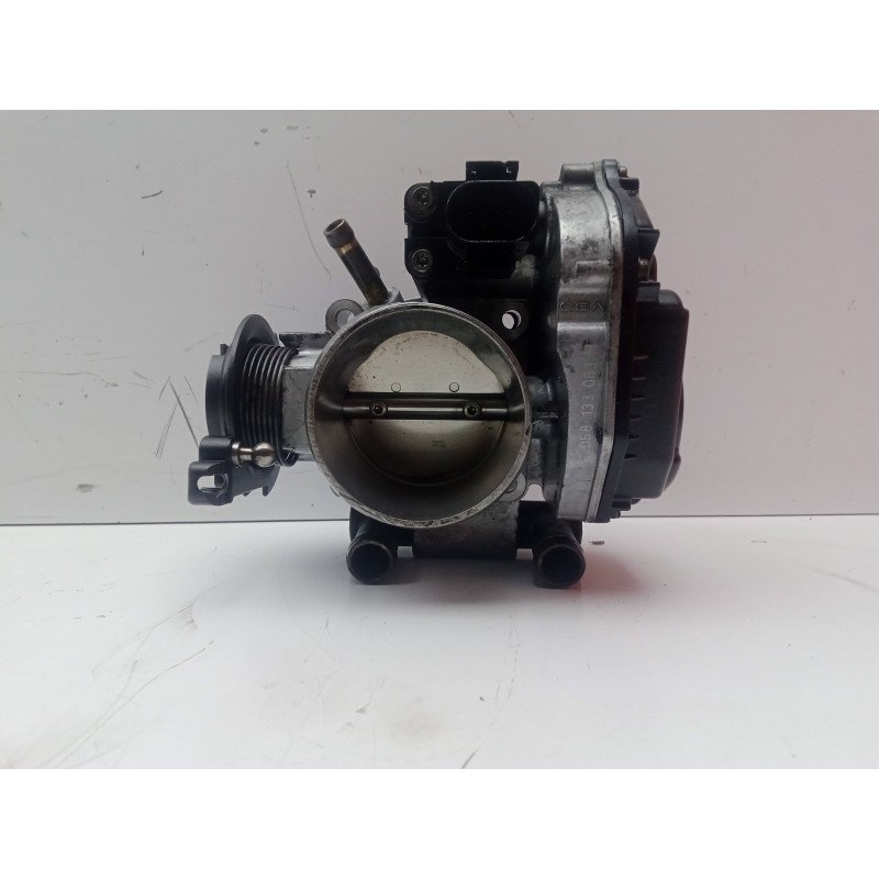 Recambio de caja mariposa para volkswagen passat berlina (3b2) 1.6 referencia OEM IAM 058133063H-408237212002  