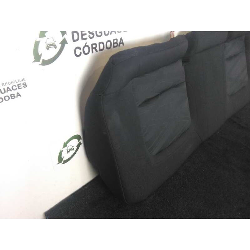 Recambio de asientos traseros para kia cee´d 1.4 cat referencia OEM IAM  PARTE.BAJA 