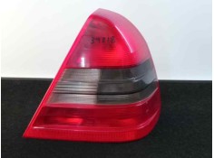 Recambio de piloto trasero derecho para mercedes-benz clase c (w202) berlina referencia OEM IAM 2028201064 AHUMADO 