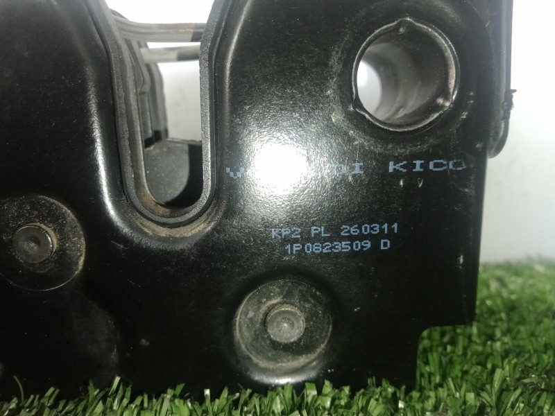 Recambio de cerradura capot para seat leon (1p1) 1.6 tdi referencia OEM IAM 1P0823509D  