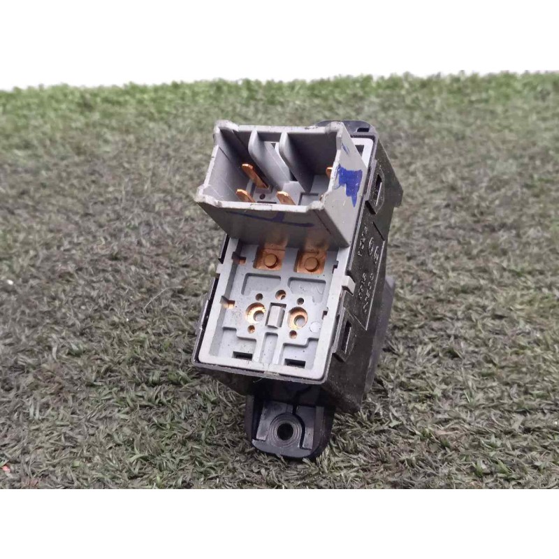 Recambio de mando elevalunas delantero derecho para hyundai i10 1.1 12v cat referencia OEM IAM 202005491 5.PINES 