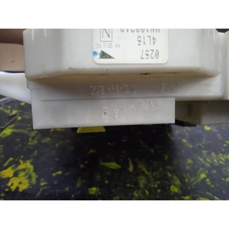 Recambio de caja reles / fusibles para mitsubishi colt berlina 5 (z30a) 1.1 cat referencia OEM IAM MN108319  