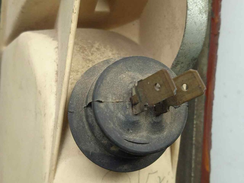 Recambio de piloto trasero izquierdo para renault 5 0.9 referencia OEM IAM  R5. ROJO - NARANJA