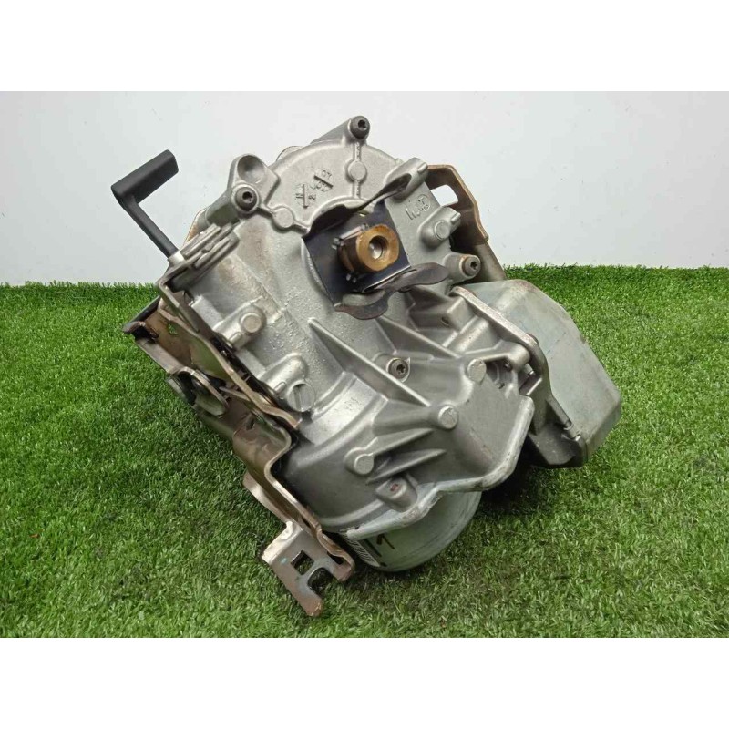 Recambio de columna direccion para renault clio iii 1.2 referencia OEM IAM 8200751234-54084783G ELECTRICA TRW