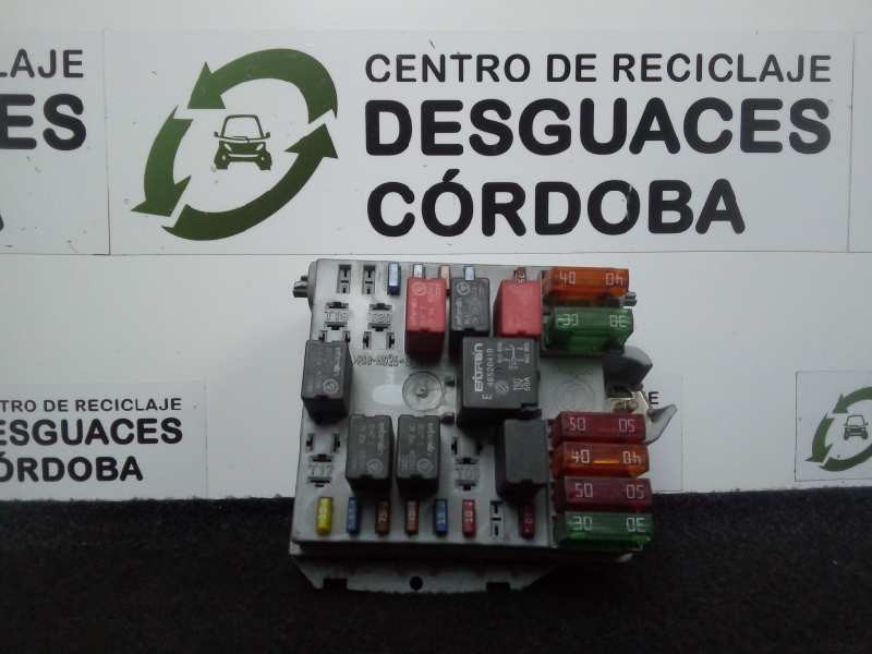 Recambio de caja reles / fusibles para alfa romeo 147 (190) 1.6 16v cat referencia OEM IAM 46558759  