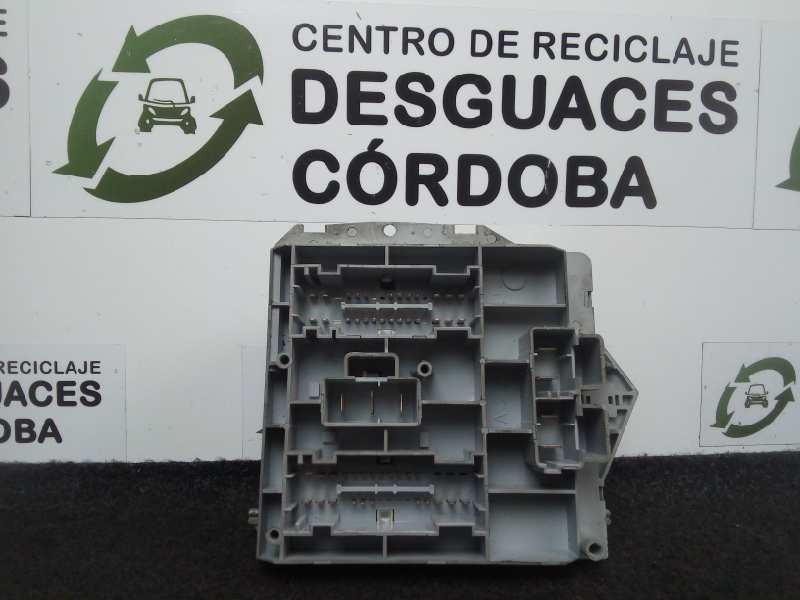Recambio de caja reles / fusibles para alfa romeo 147 (190) 1.6 16v cat referencia OEM IAM 46558759  