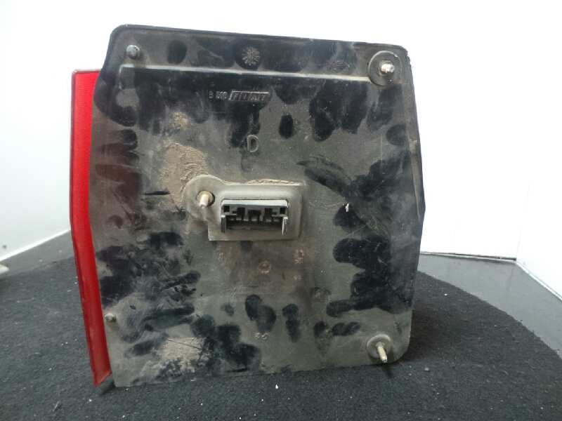 Recambio de piloto trasero derecho para fiat uno (146) referencia OEM IAM 04190039D 90-95 AHUMADO