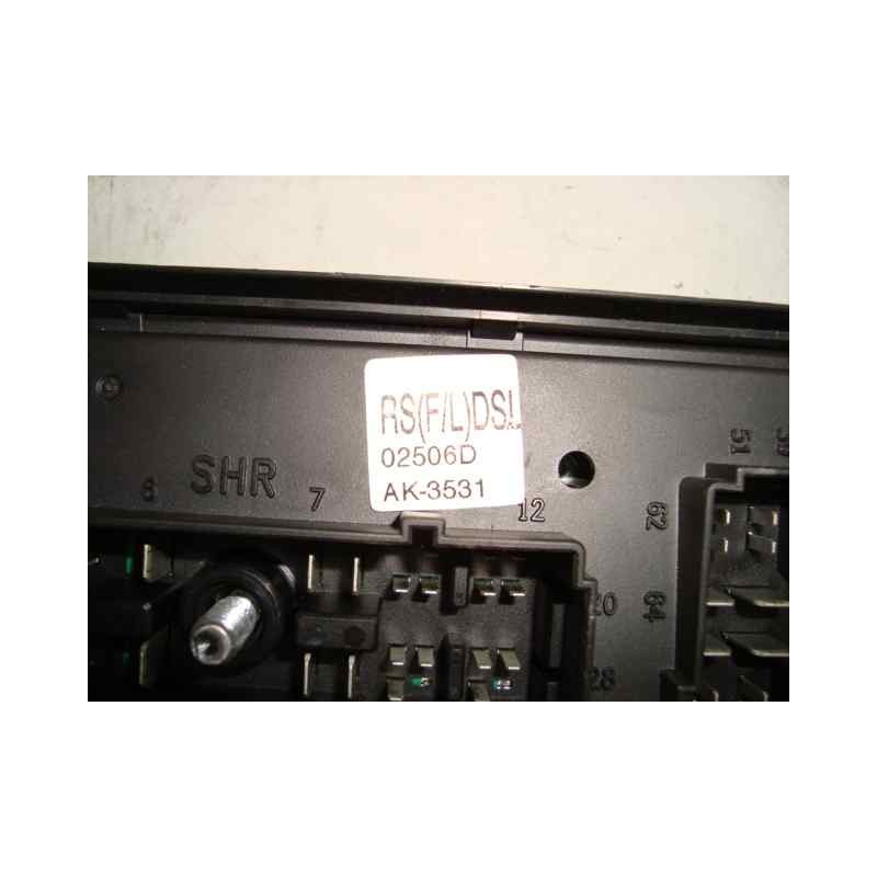 Recambio de caja reles / fusibles para kia carens 2.0 crdi ex monovolumen referencia OEM IAM 02506D-AK3531  