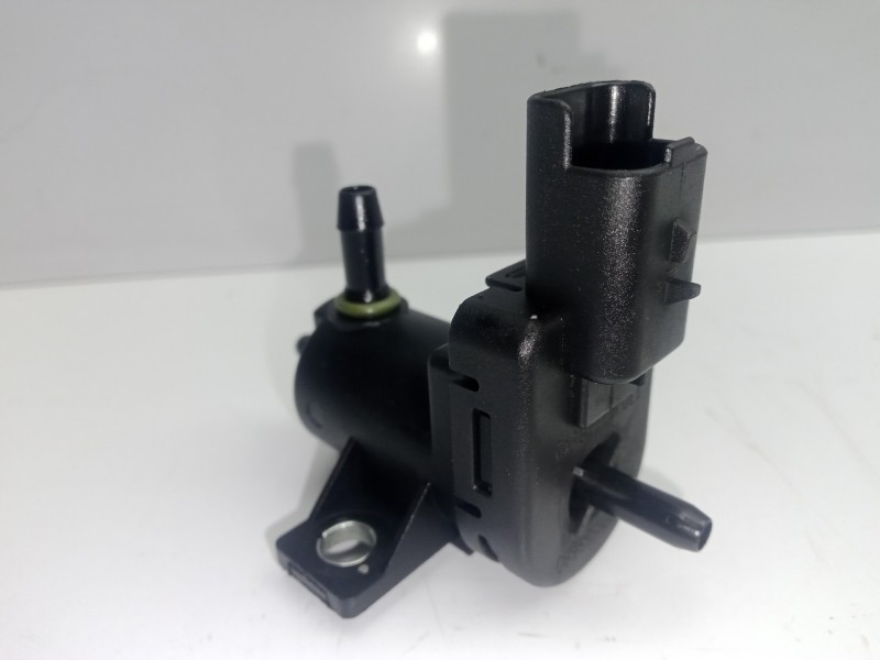 Recambio de valvula de vacio para peugeot 308 sw referencia OEM IAM 9665558580 2.PINES 