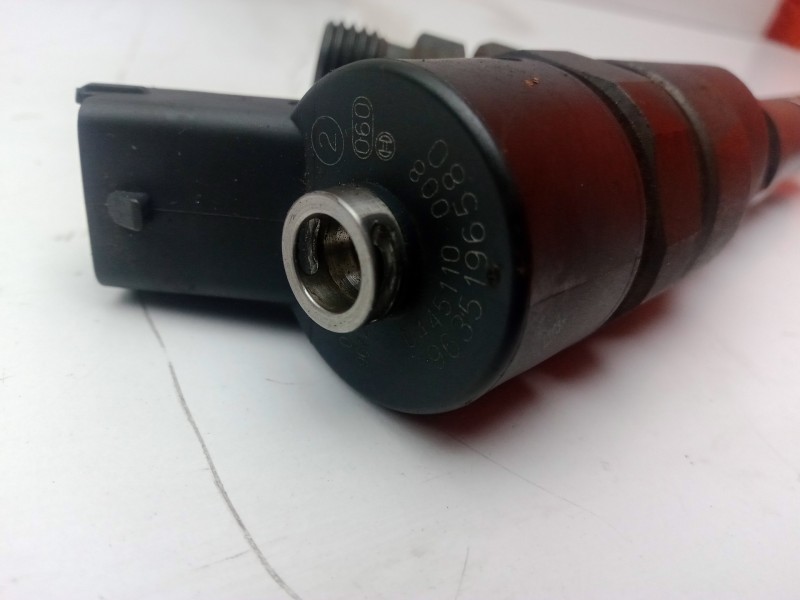 Recambio de inyector para peugeot 406 berlina (s1/s2) 2.0 hdi referencia OEM IAM 0445110008-9635196580  
