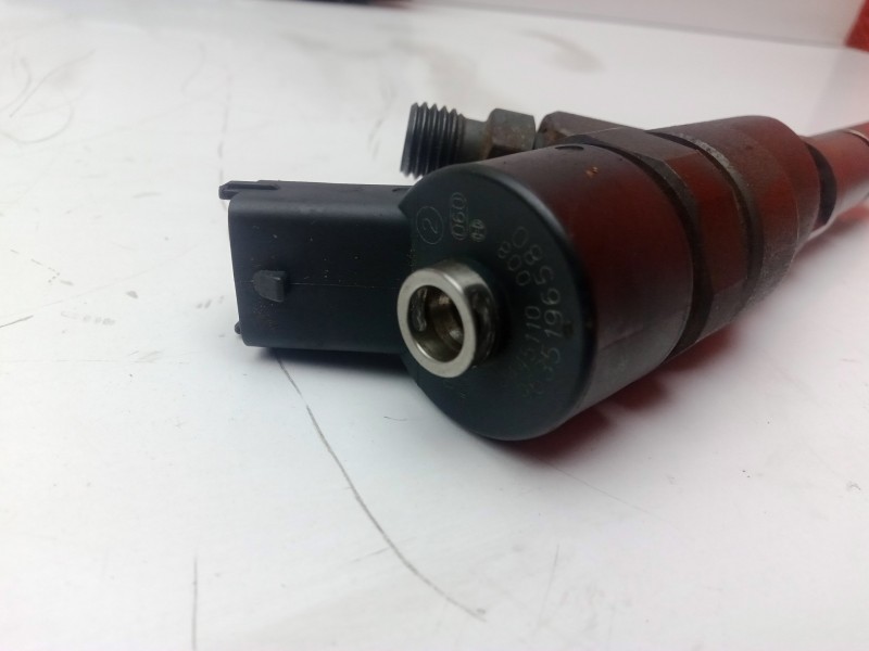 Recambio de inyector para peugeot 406 berlina (s1/s2) 2.0 hdi referencia OEM IAM 0445110008-9635196580  