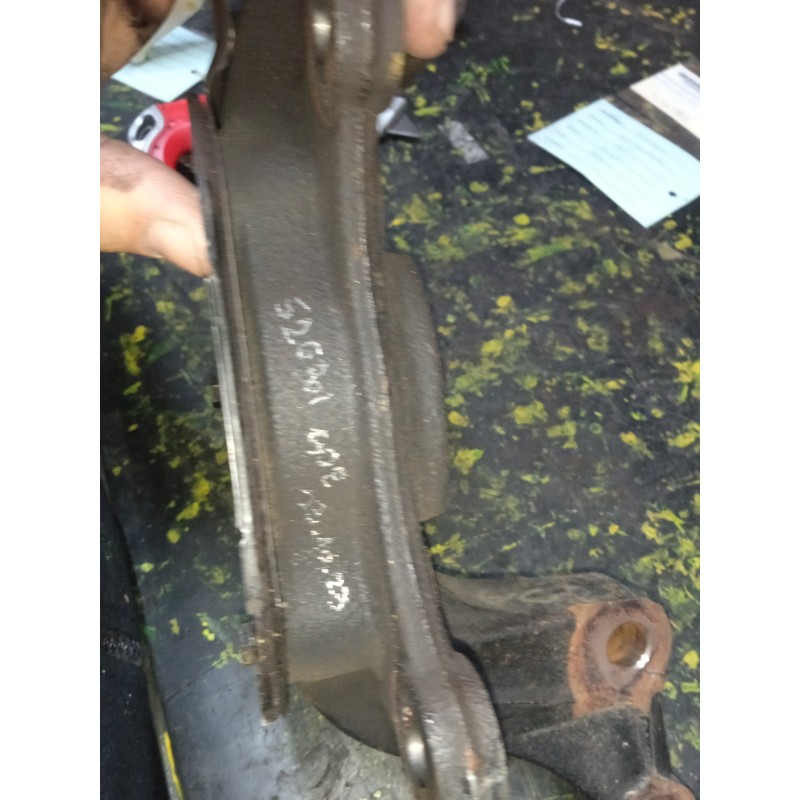 Recambio de mangueta delantera izquierda para kia cee´d 1.4 cat referencia OEM IAM 51715A6000 SIN.RODAMIENTO 