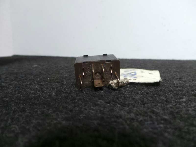 Recambio de mando elevalunas trasero derecho para audi 100 berlina (c4) referencia OEM IAM   5 PINES