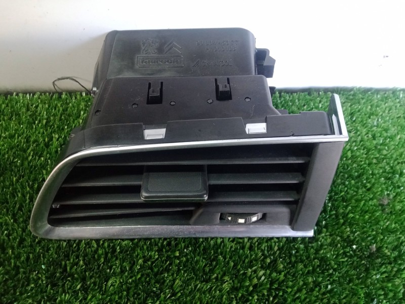 Recambio de rejilla aireadora para peugeot 508 2.0 16v hdi fap referencia OEM IAM 9686445377-A1010108  