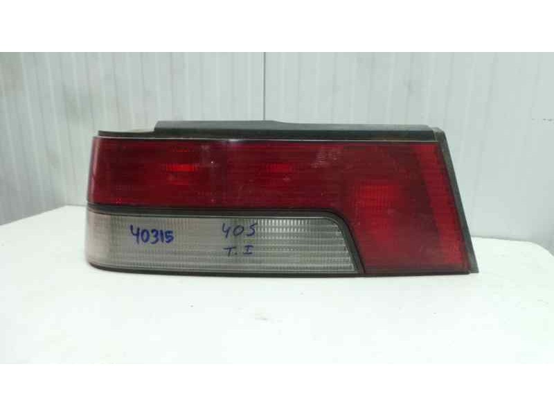 Recambio de piloto trasero izquierdo para peugeot 405 berlina referencia OEM IAM  ROJO/BLANCO 