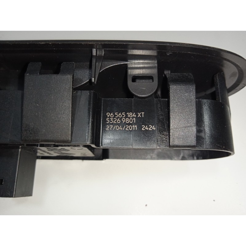 Recambio de mando elevalunas delantero derecho para peugeot 308 1.6 hdi fap referencia OEM IAM 96565184XT  