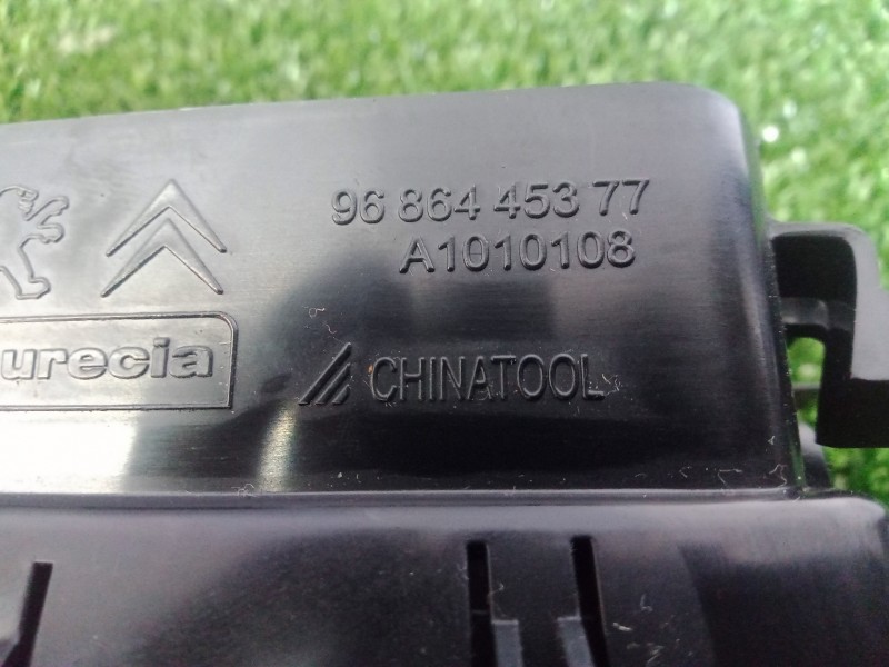 Recambio de rejilla aireadora para peugeot 508 2.0 16v hdi fap referencia OEM IAM 9686445377-A1010108  