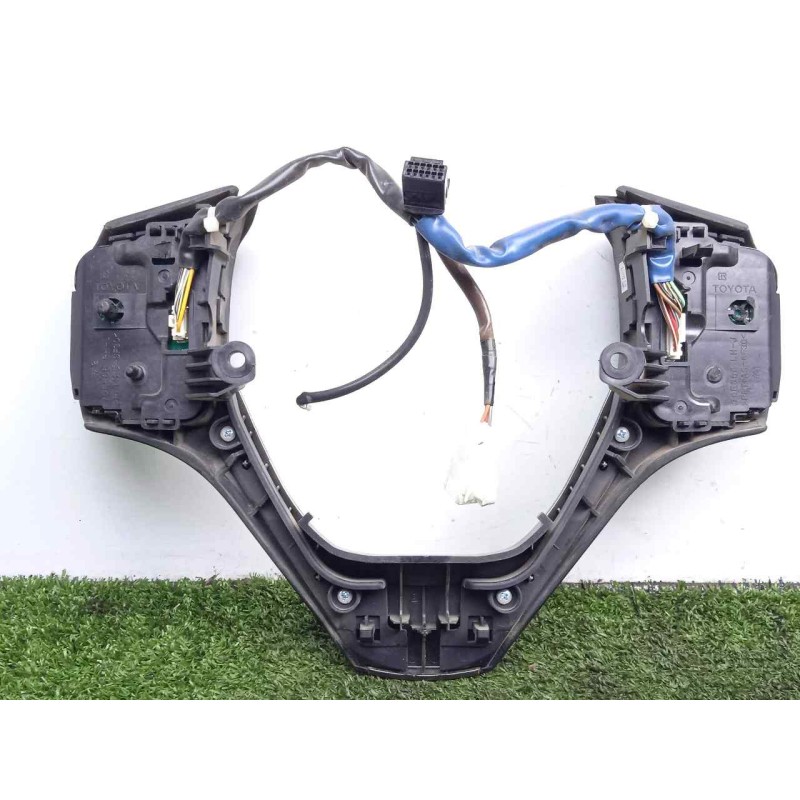 Recambio de mando volante para toyota rav 4 2.2 d-4d cat referencia OEM IAM 8425042120C0  